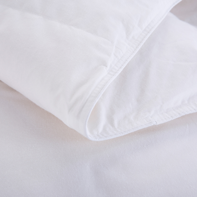 Cotton anti-feather white goose down quilt