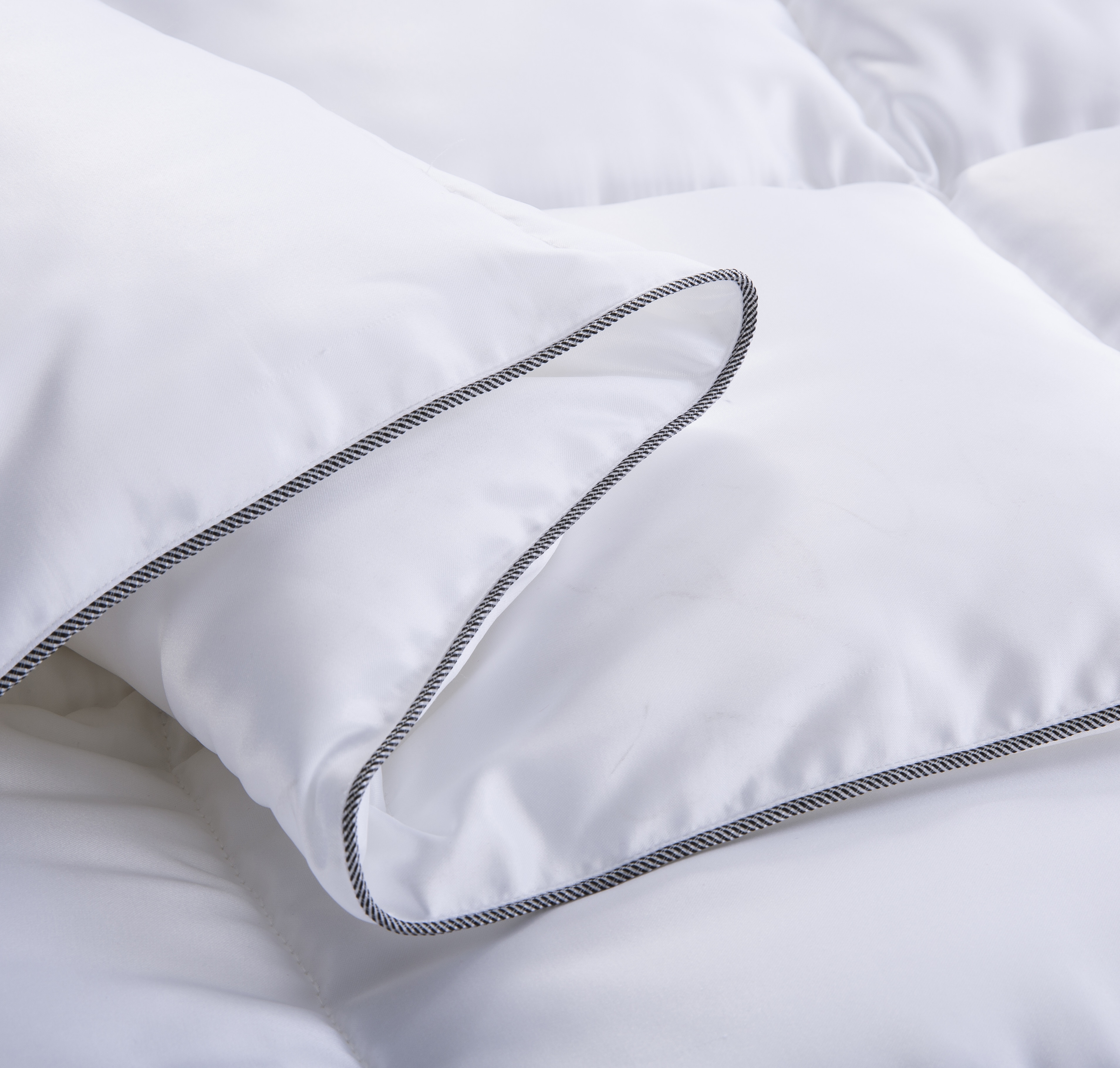 REAL TEXTILEHigh Quality 100% Cotton Sateen Fabric Microfiber Filling WhiteDuvet Quilted Duvet