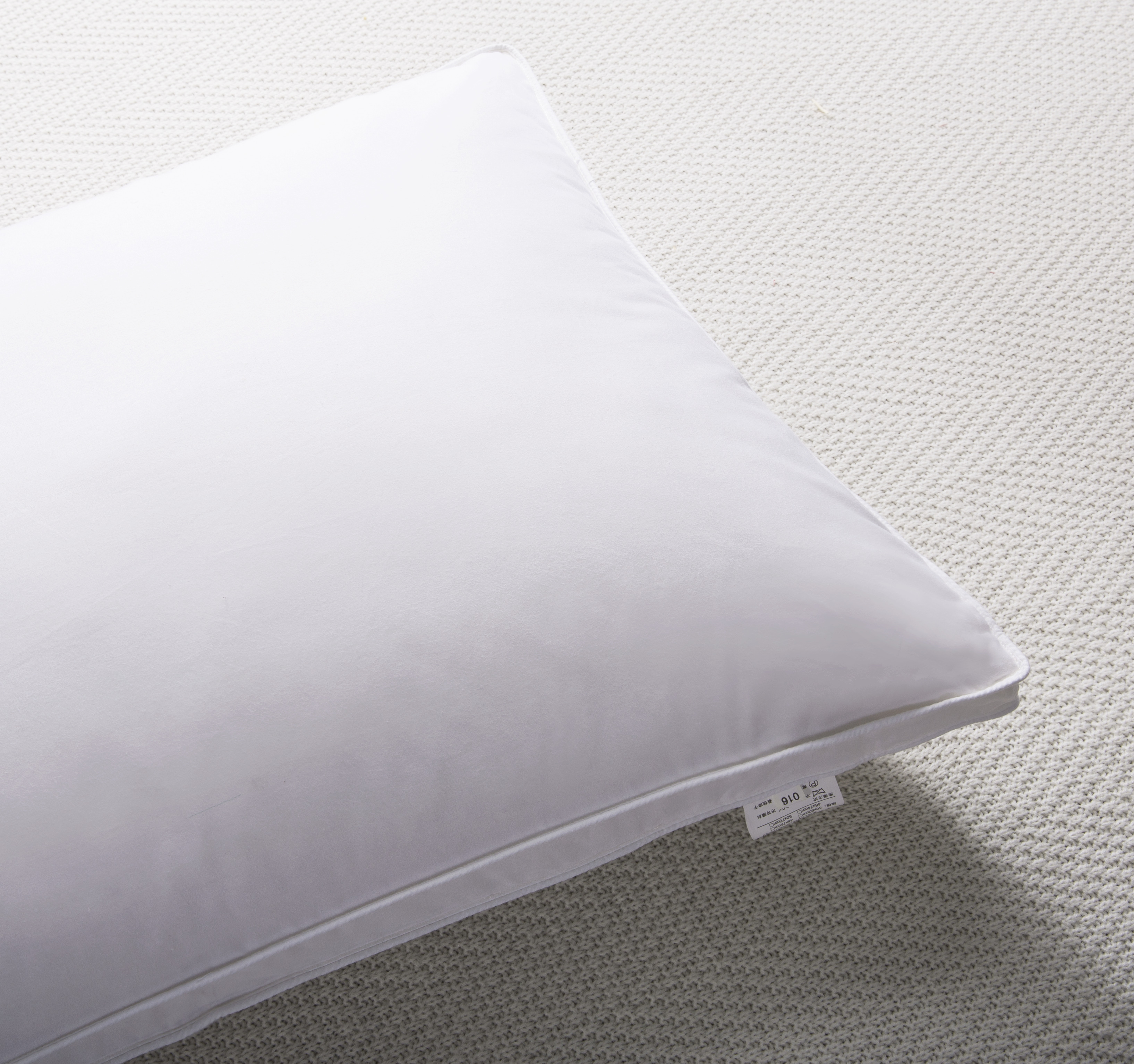 REAL TEXTILE Double PipingHotel BedroomPillow, 100% Cotton, MicrofiberFilling
